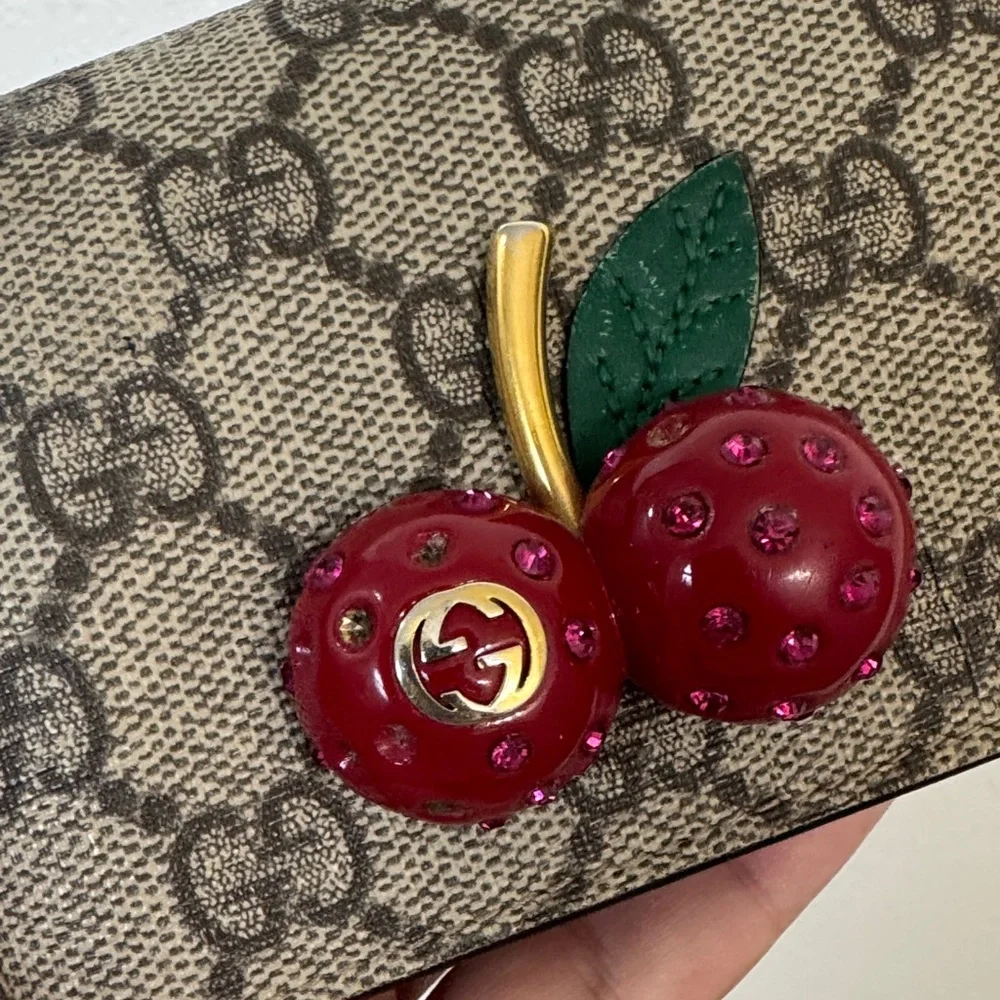 Gucci GG Supreme Cherry🍒 Wallet 476050.1147 • Crystal Cherry Motif Discontinued